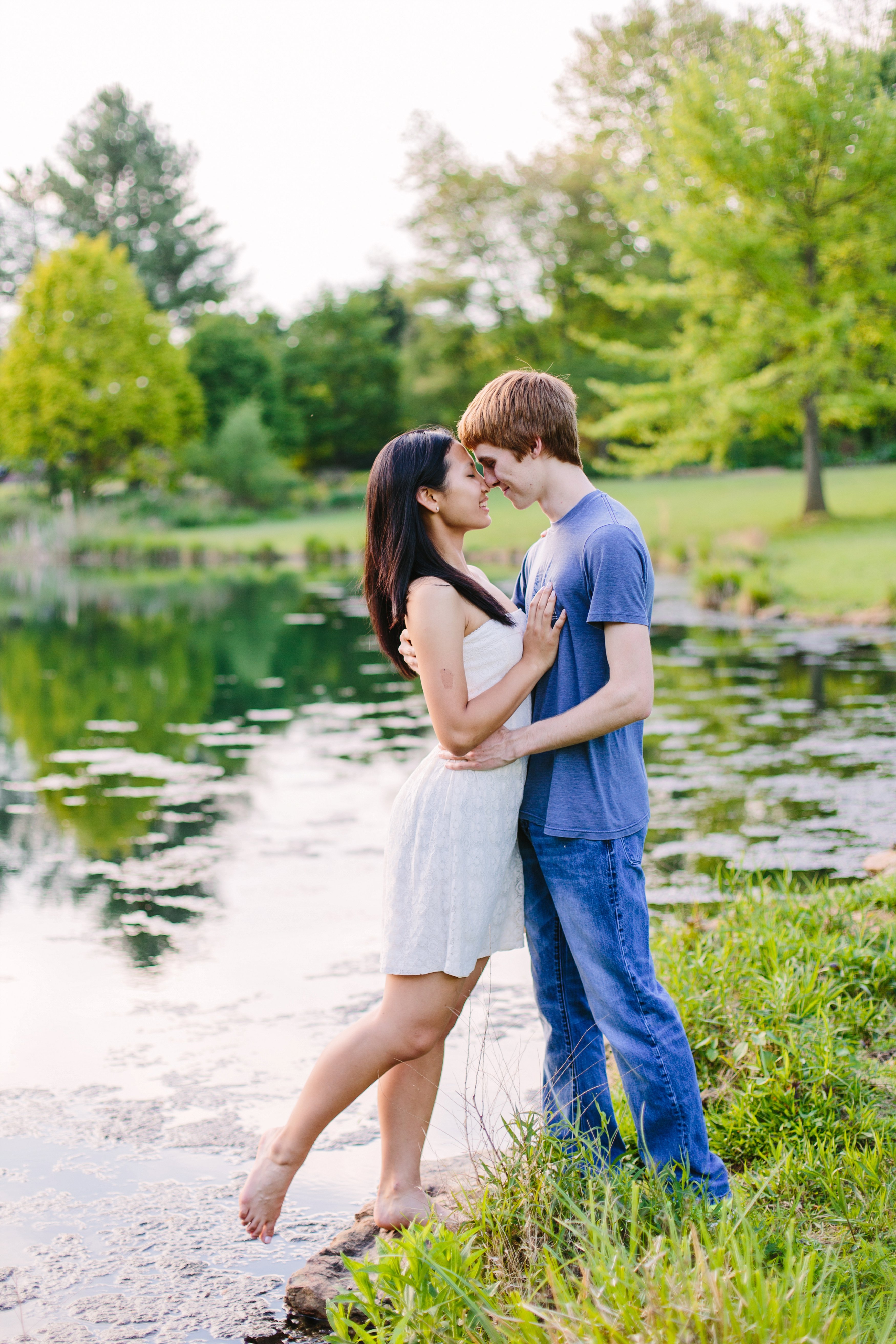 108A8938_Stephanie Meadowlark Gardens Senior Shoot.jpg