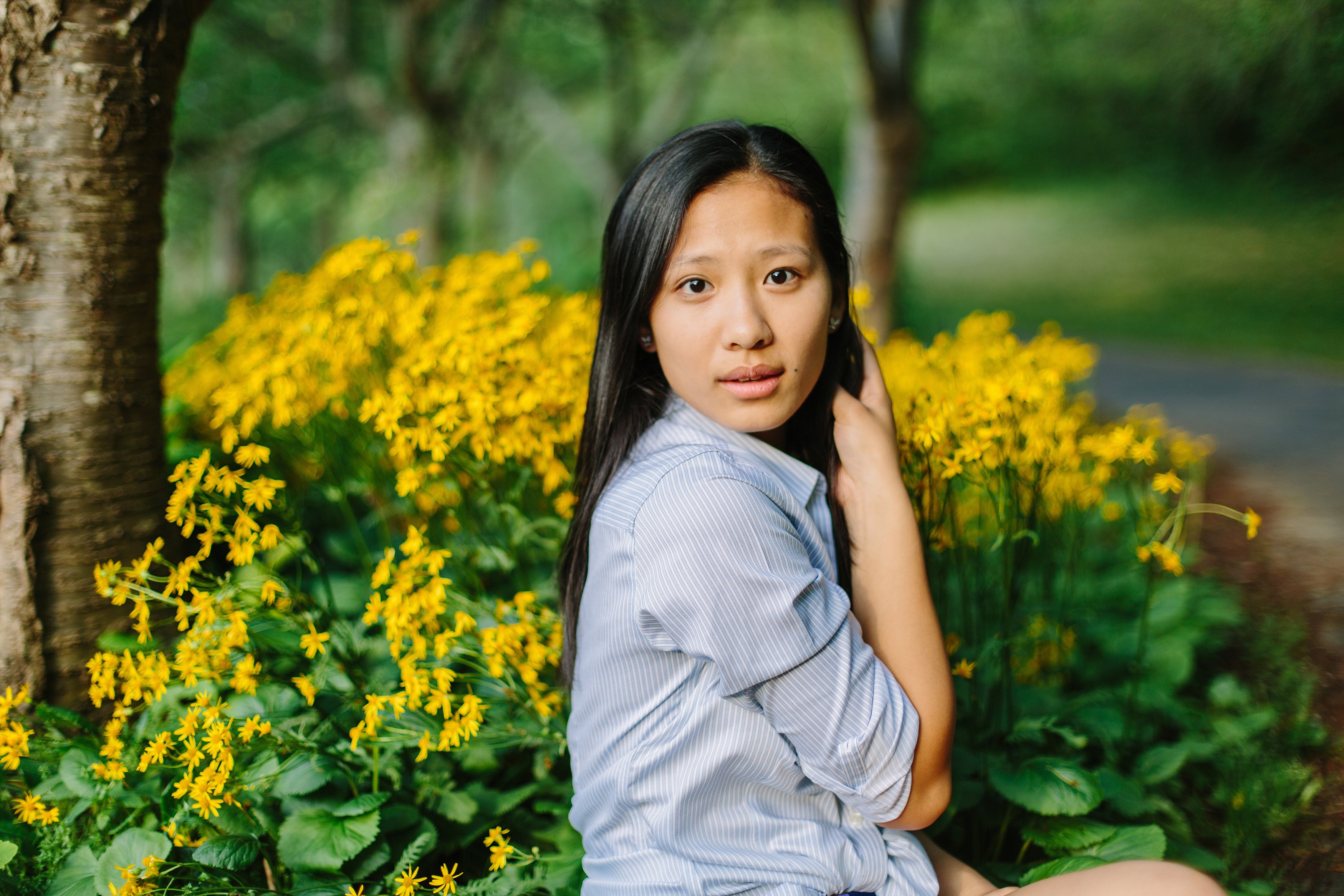 108A9096_Stephanie Meadowlark Gardens Senior Shoot.jpg