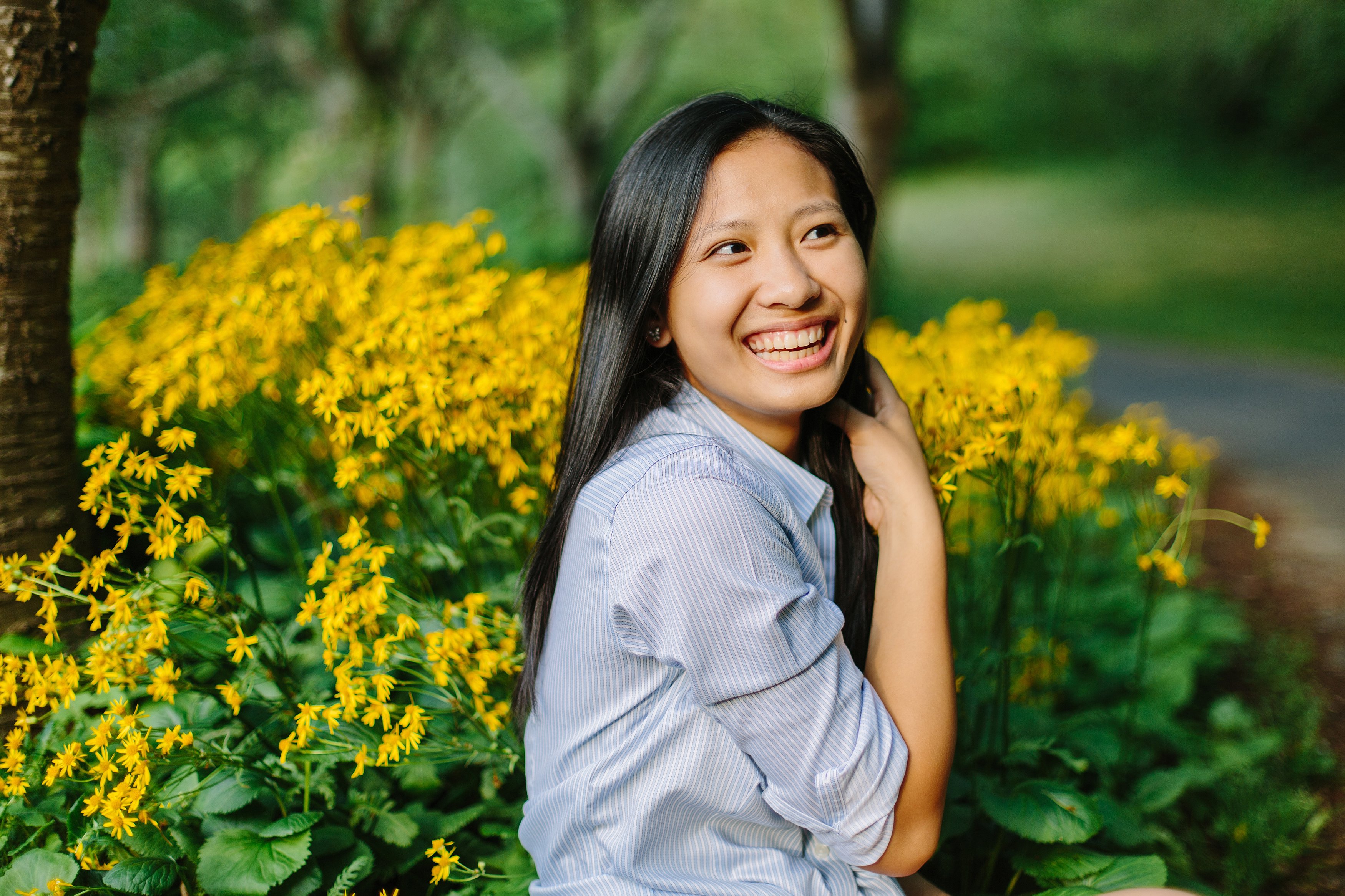 108A9097_Stephanie Meadowlark Gardens Senior Shoot.jpg