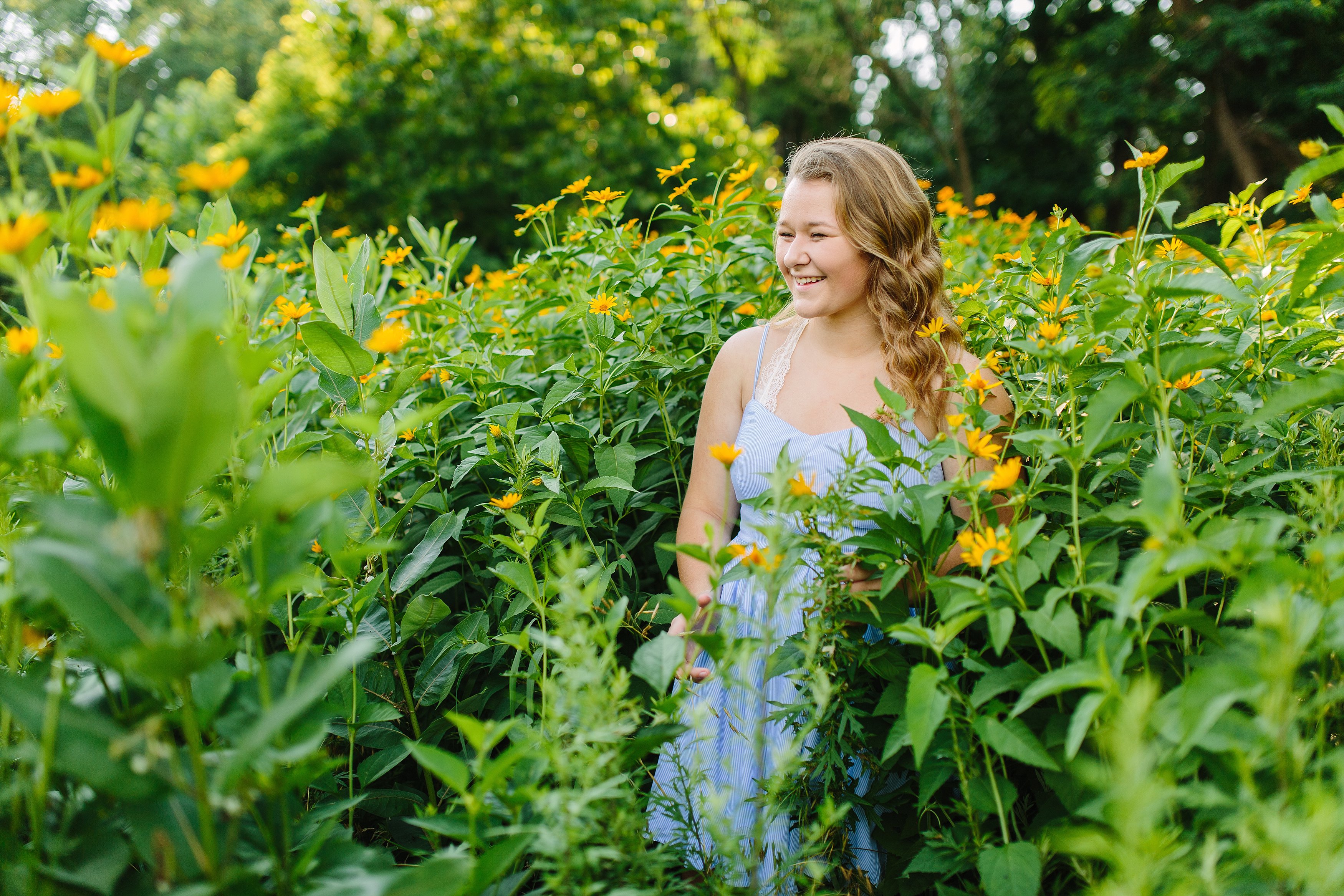 Erin Grassy Field Arlington Senior Shoot_0362.jpg