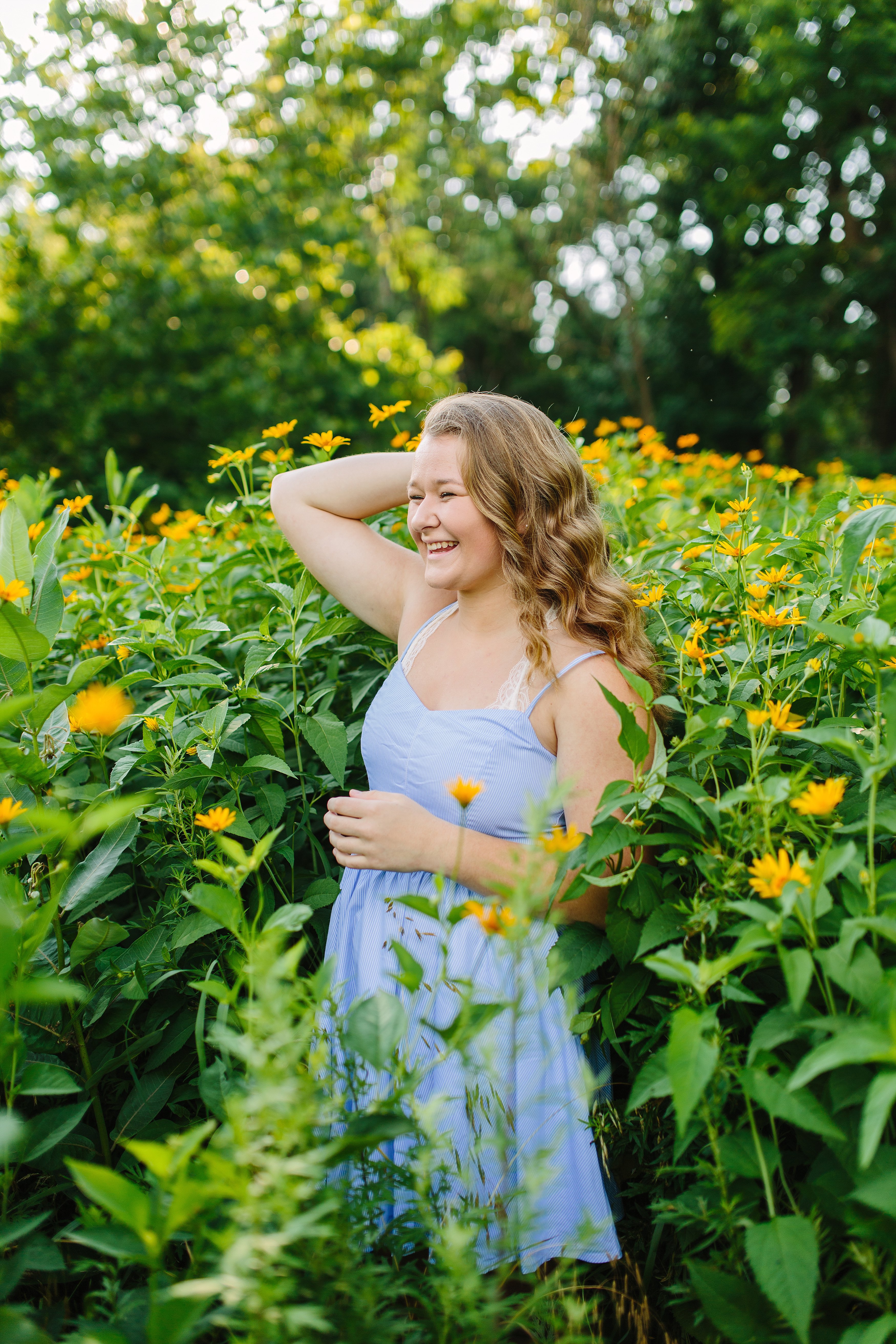 Erin Grassy Field Arlington Senior Shoot_0363.jpg