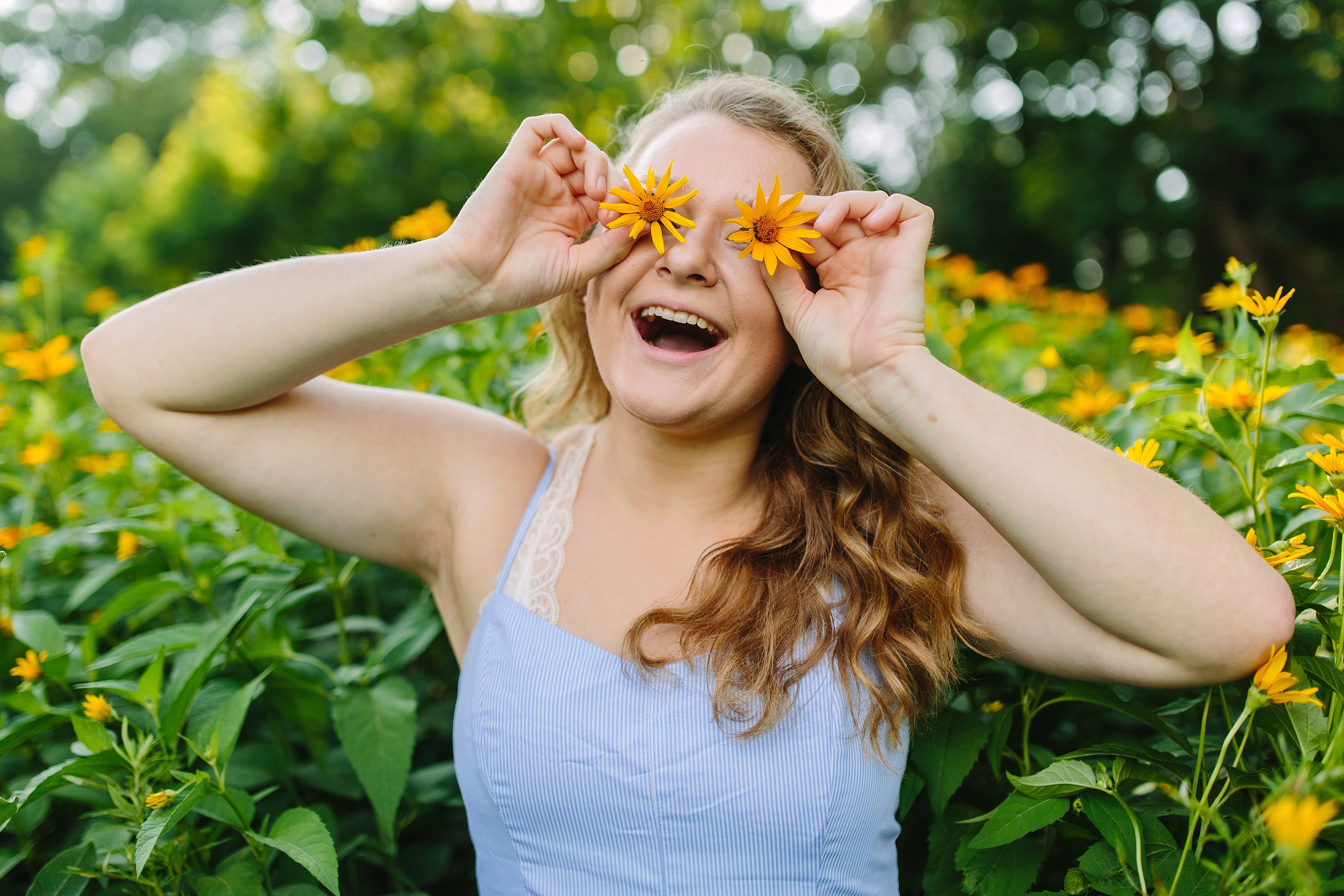 Erin Grassy Field Arlington Senior Shoot_0365.jpg