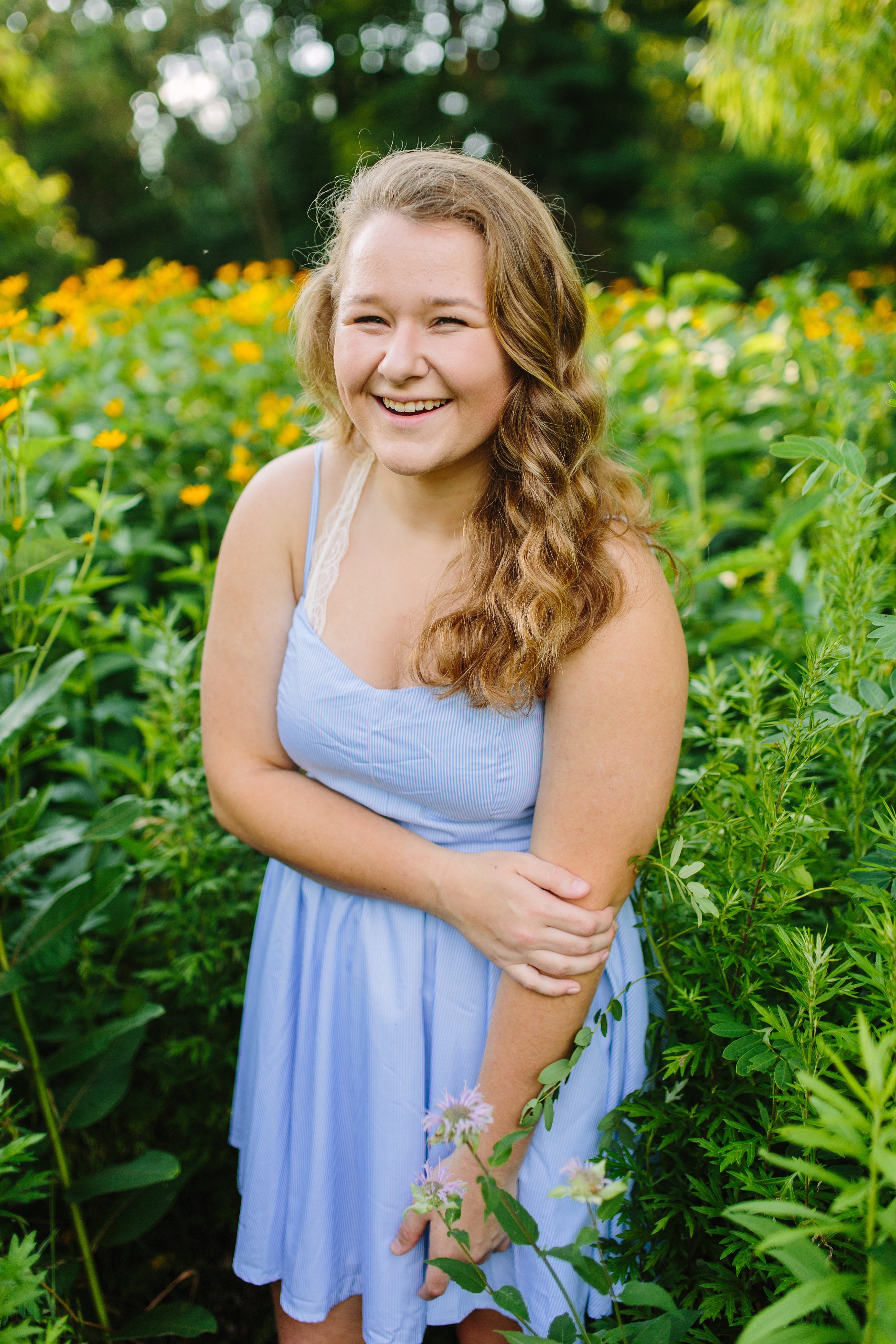 Erin Grassy Field Arlington Senior Shoot_0366.jpg