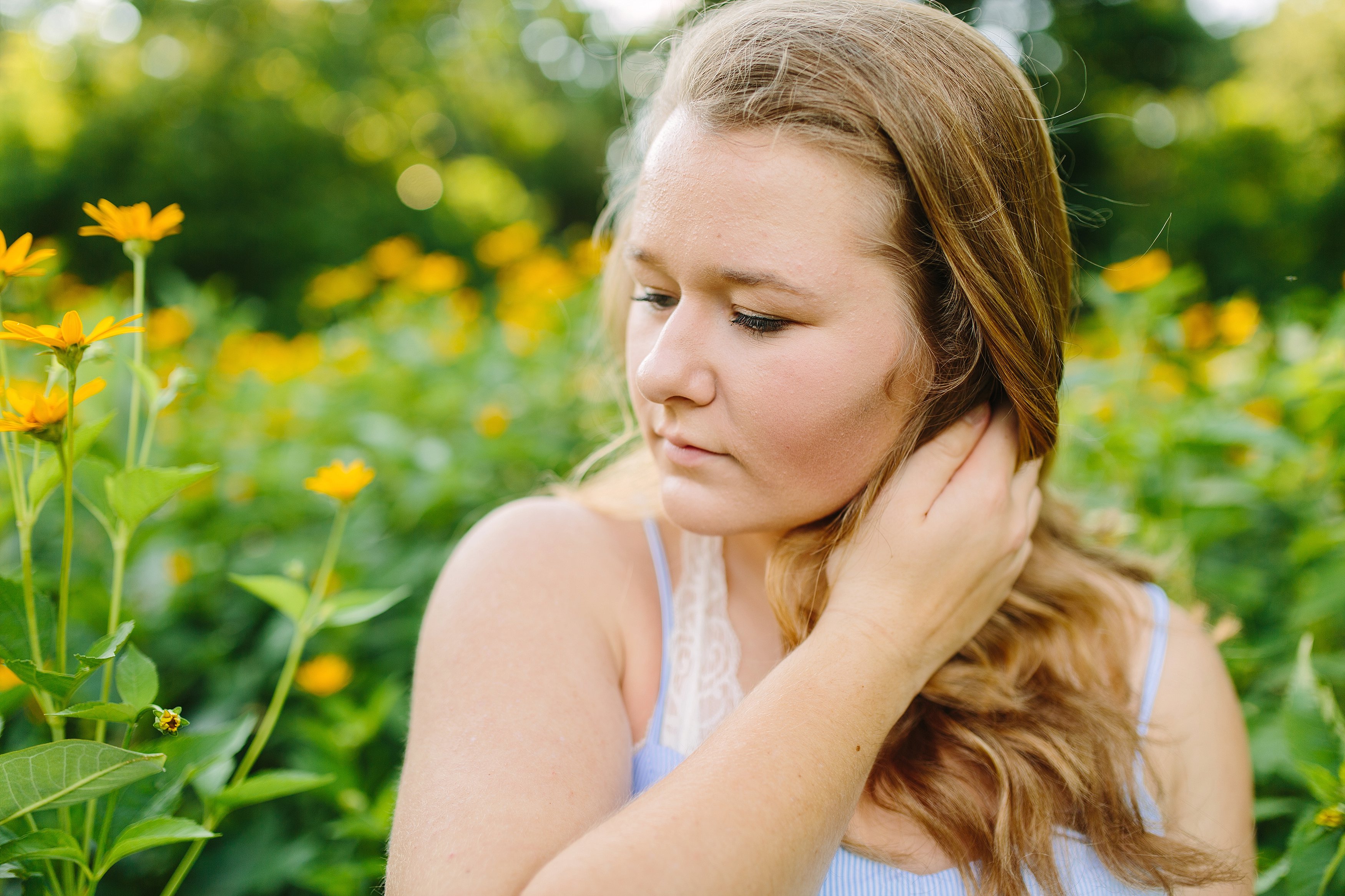 Erin Grassy Field Arlington Senior Shoot_0368.jpg