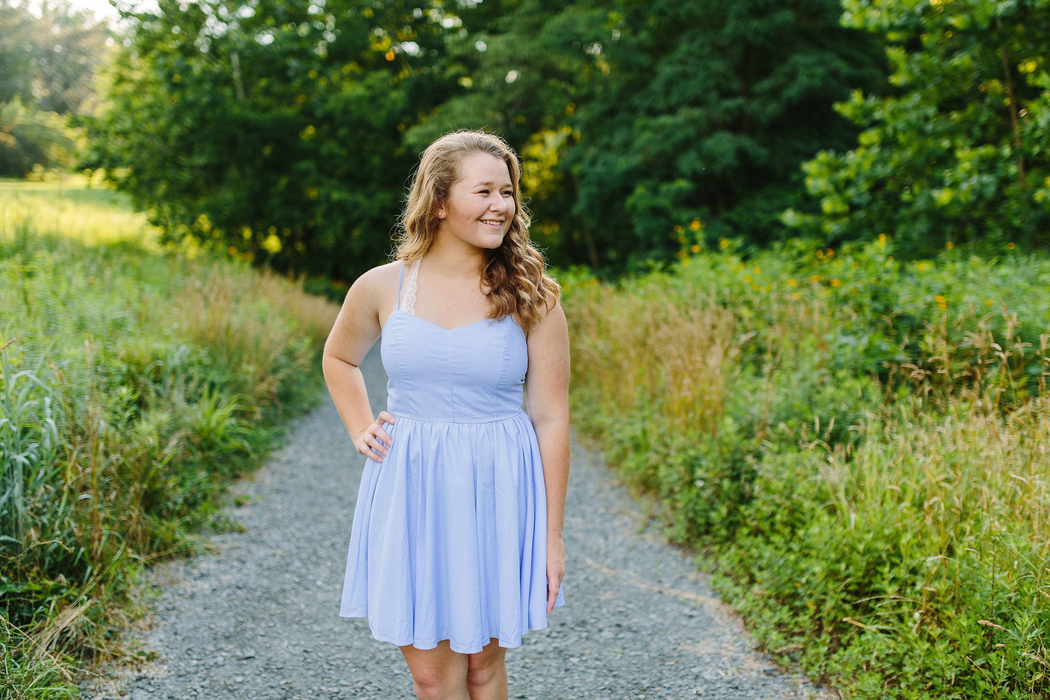 Erin Grassy Field Arlington Senior Shoot_0371.jpg