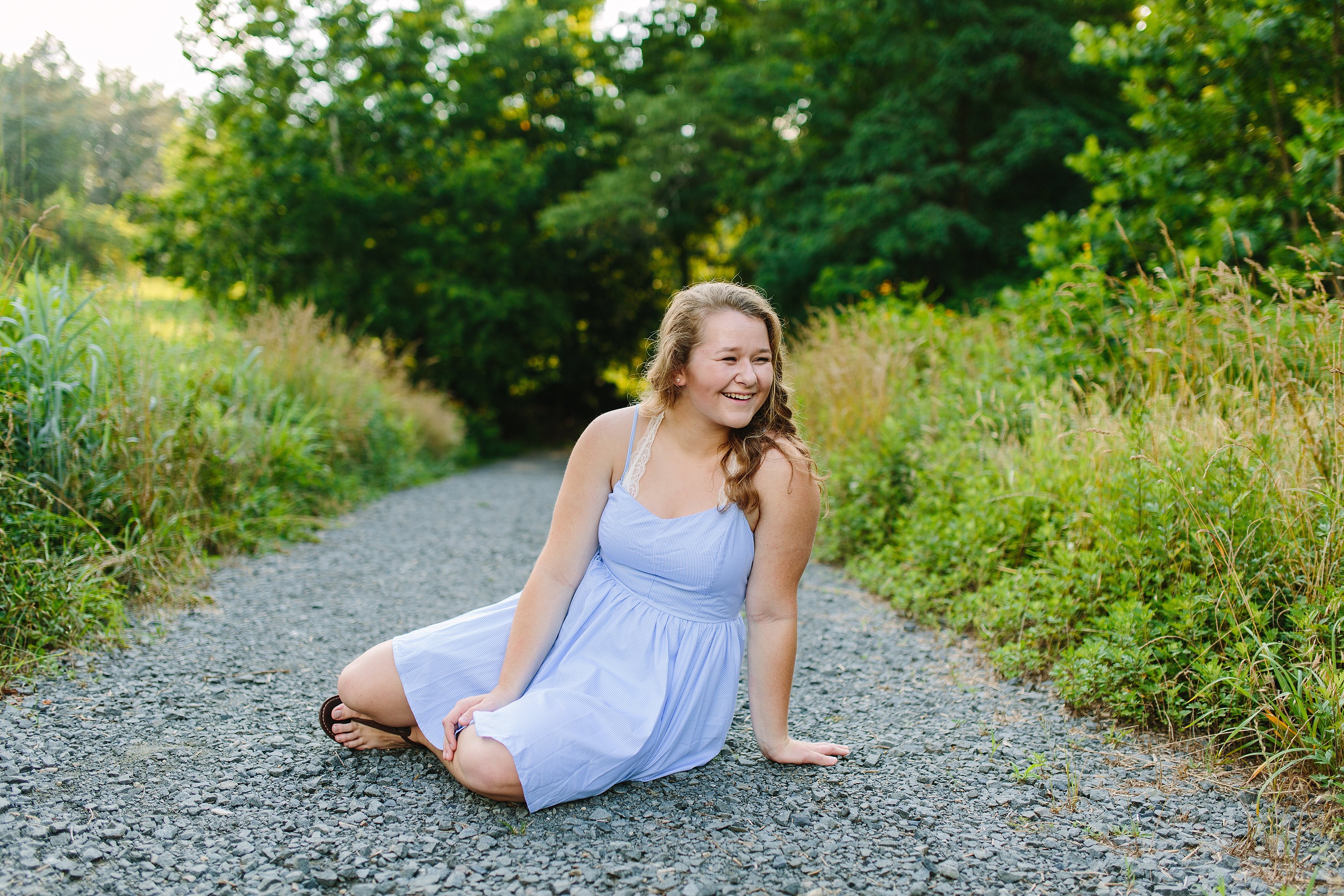 Erin Grassy Field Arlington Senior Shoot_0372.jpg