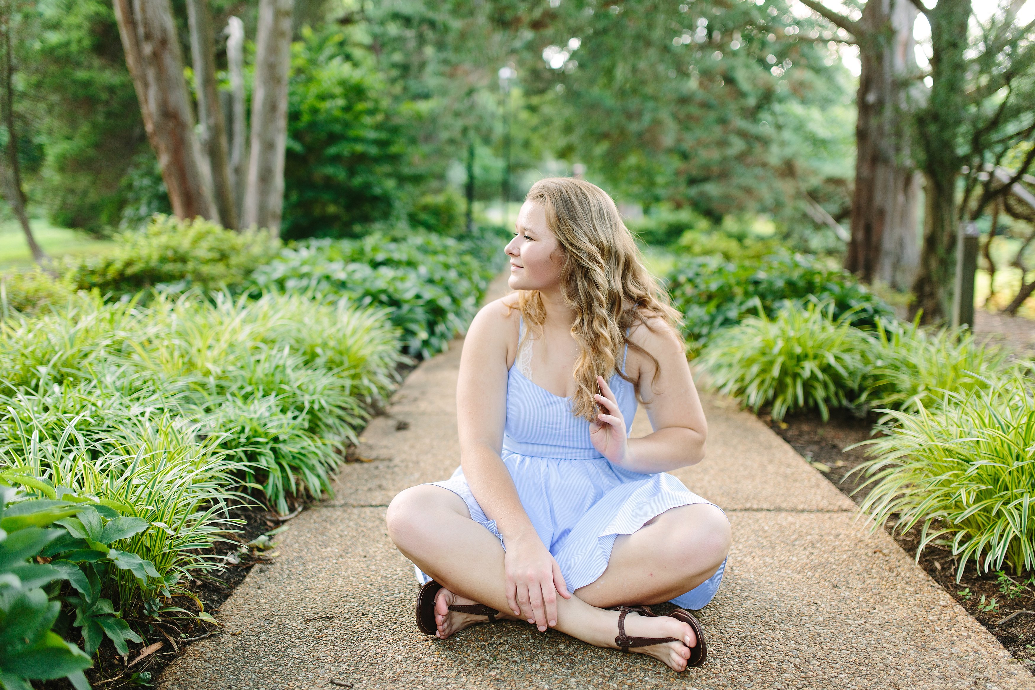 Erin Grassy Field Arlington Senior Shoot_0376.jpg