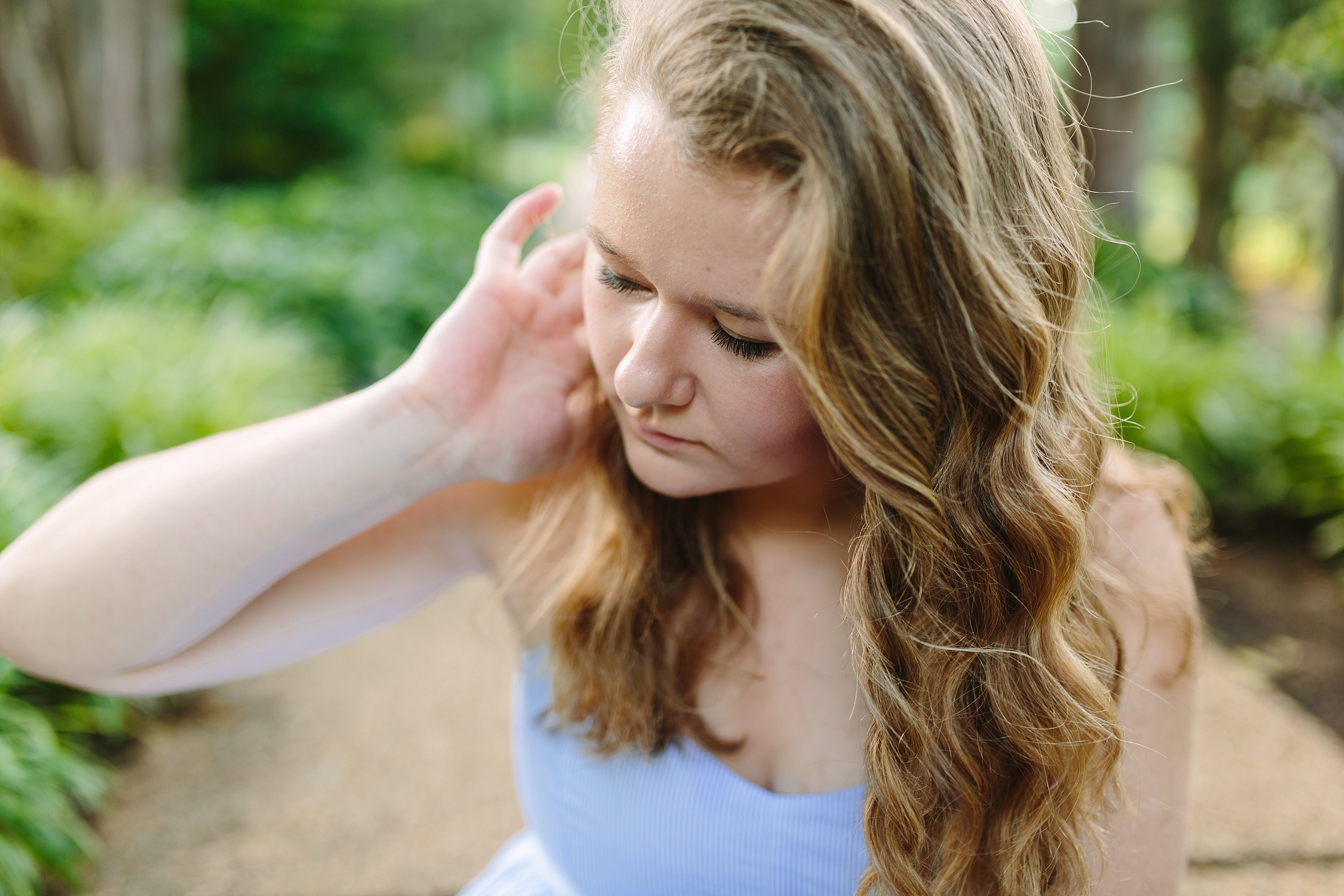 Erin Grassy Field Arlington Senior Shoot_0378.jpg