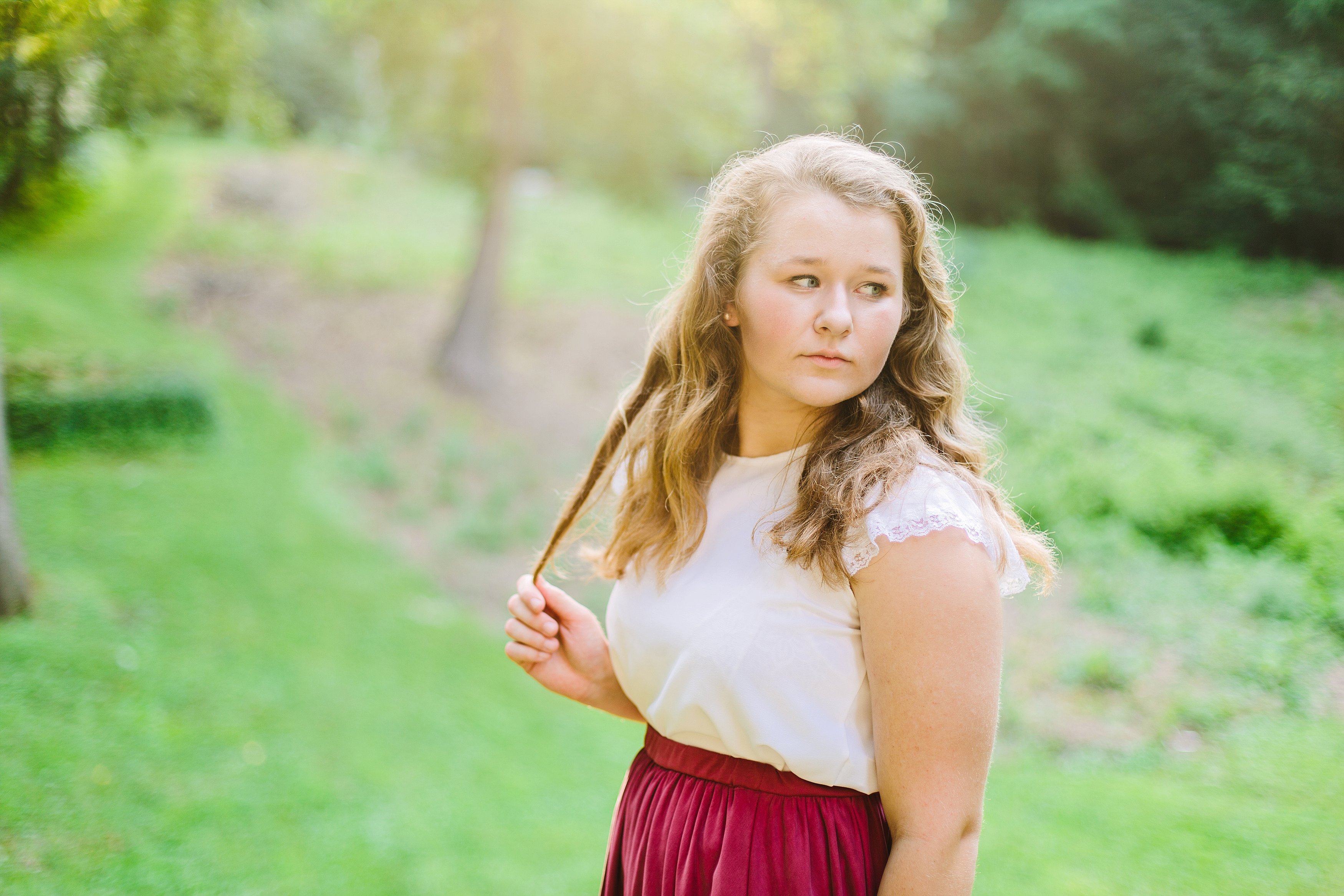 Erin Grassy Field Arlington Senior Shoot_0393.jpg