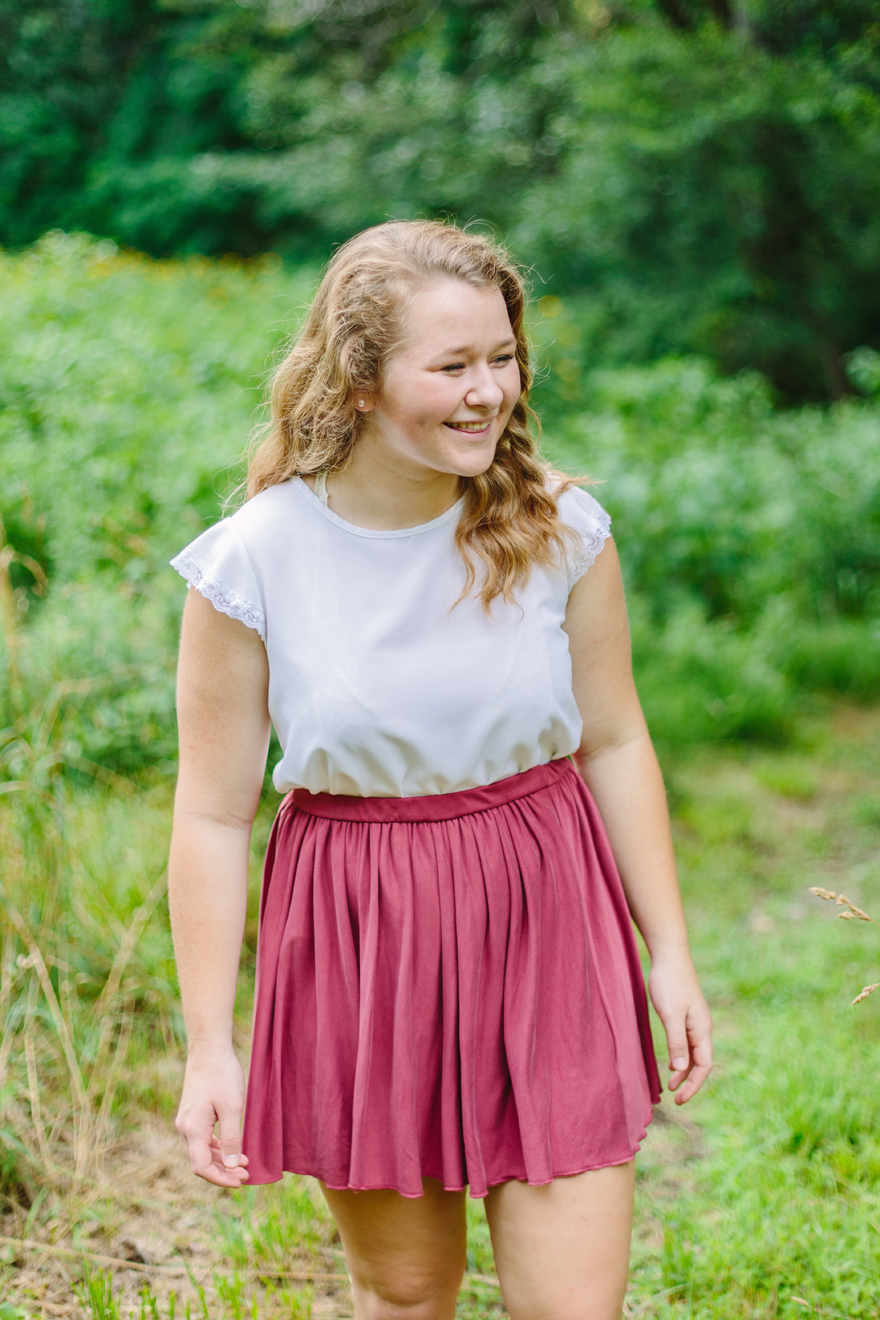 Erin Grassy Field Arlington Senior Shoot_0394.jpg