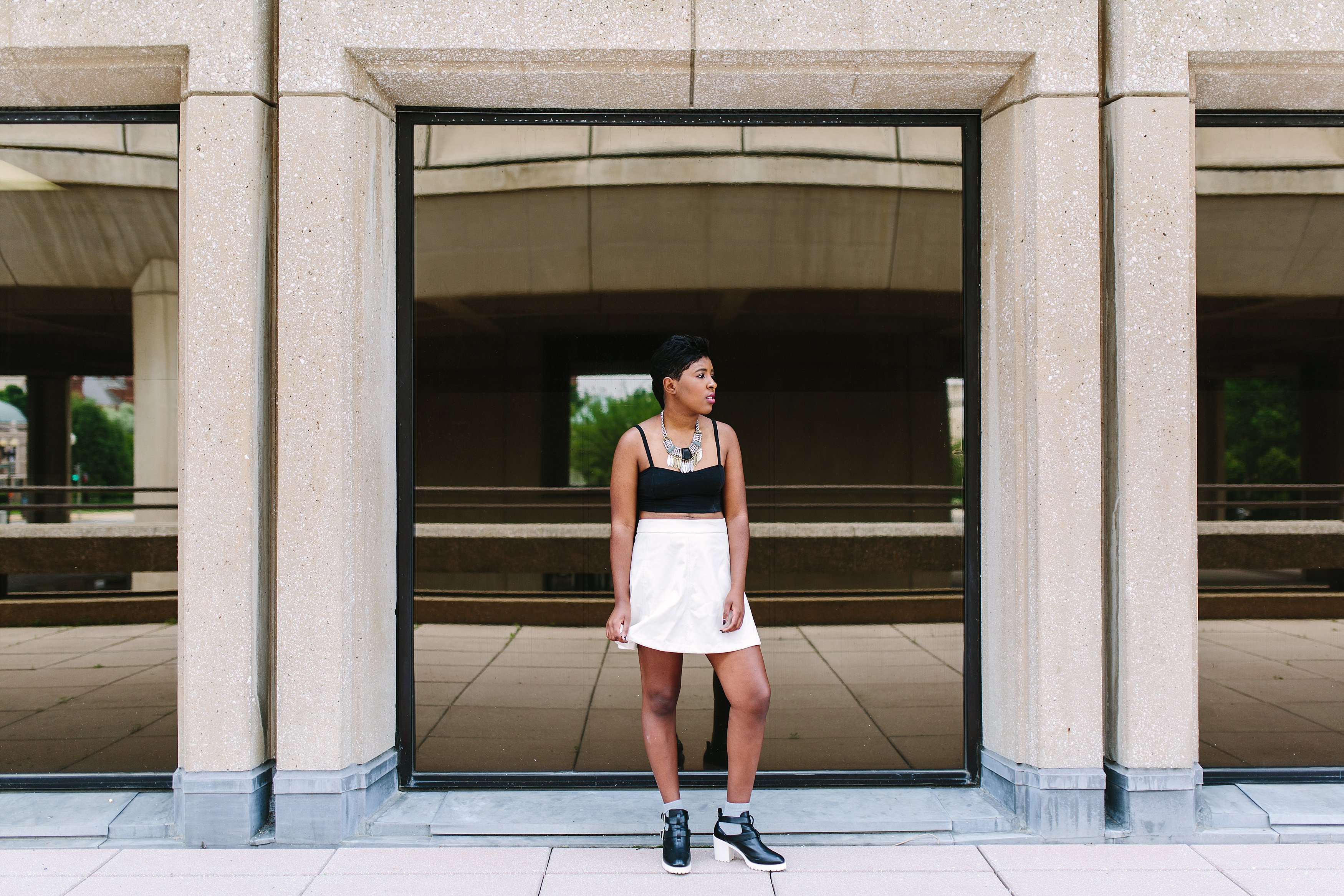 Shelby Urban DC Hirshhorn Museum Senior Shoot_0500.jpg