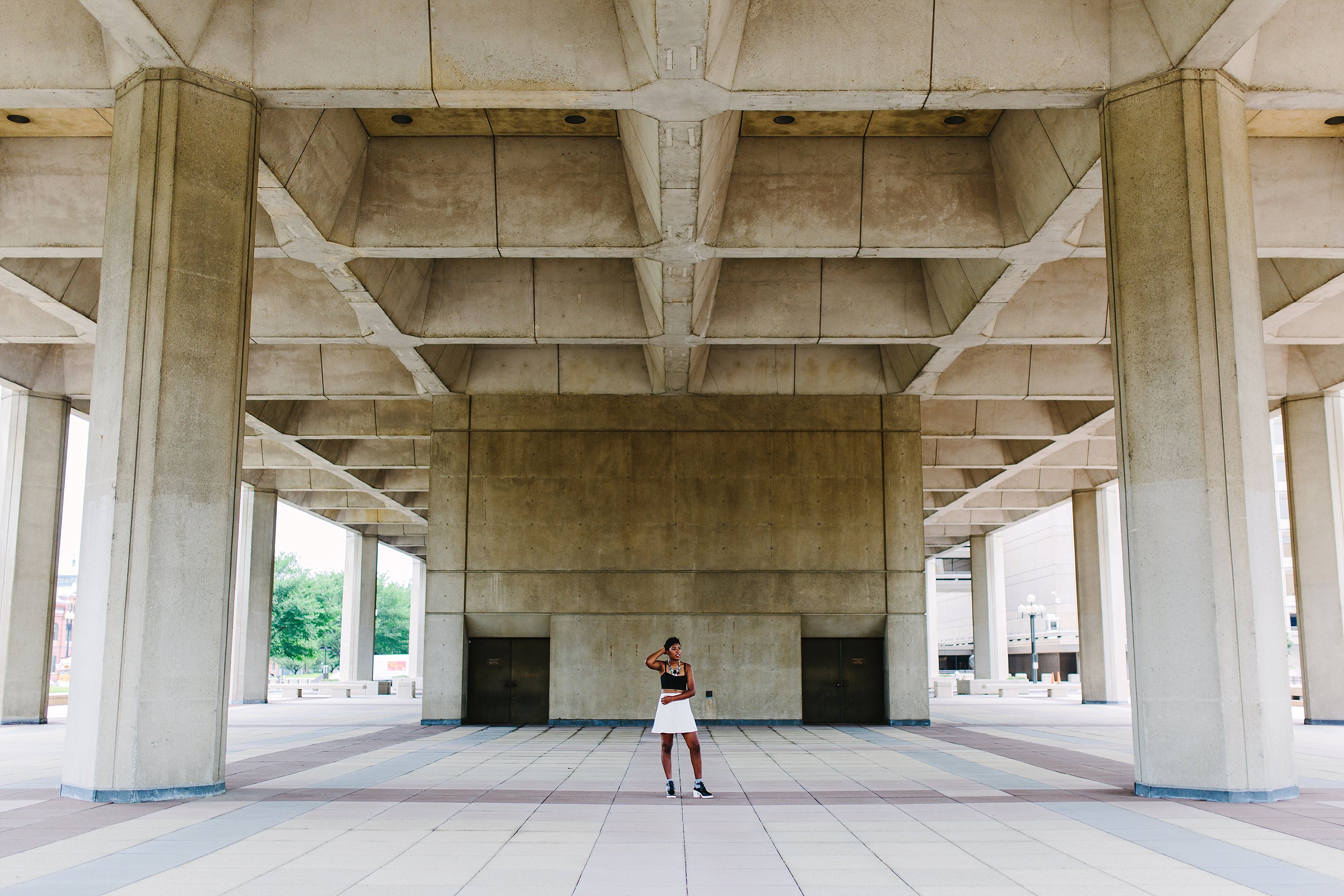 Shelby Urban DC Hirshhorn Museum Senior Shoot_0518.jpg