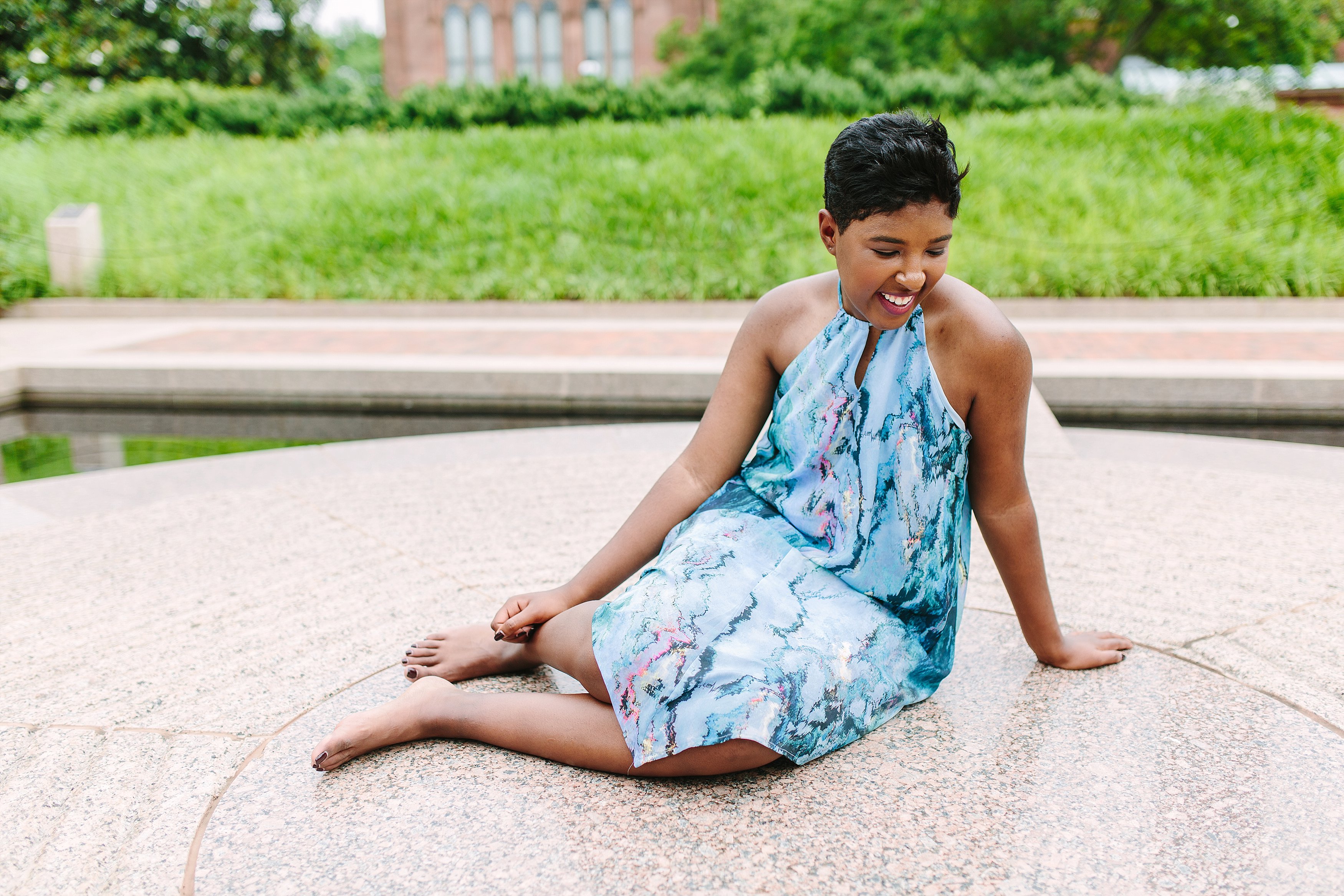 Shelby Urban DC Hirshhorn Museum Senior Shoot_0582.jpg