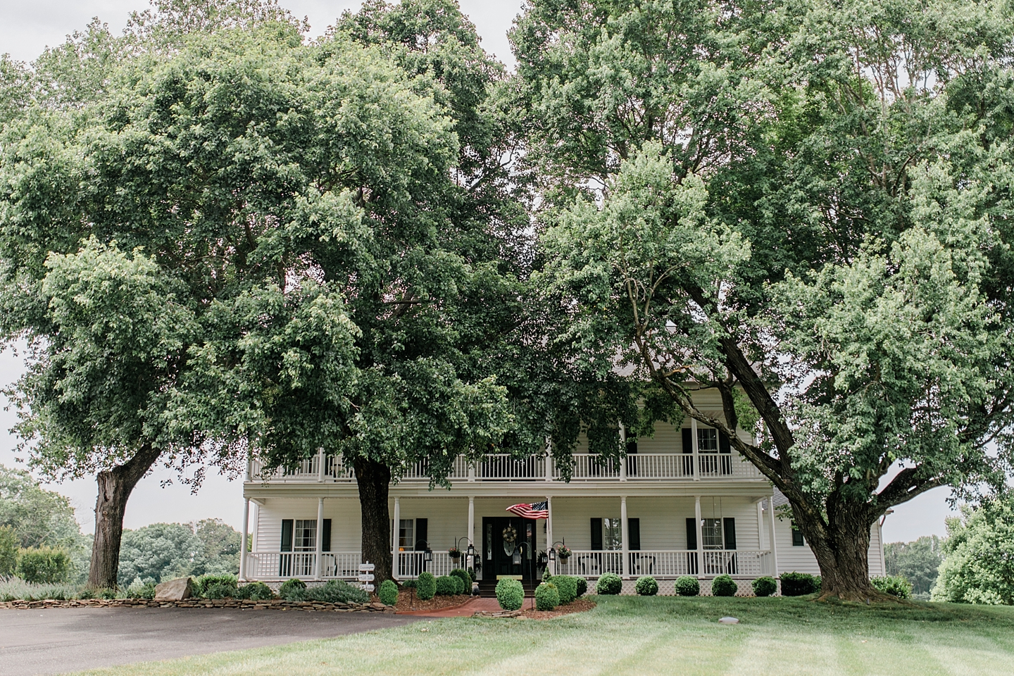 Rock_Hill_Mansion_Summer_DC_Wedding_AngelikaJohnsPhotography-3097.jpg