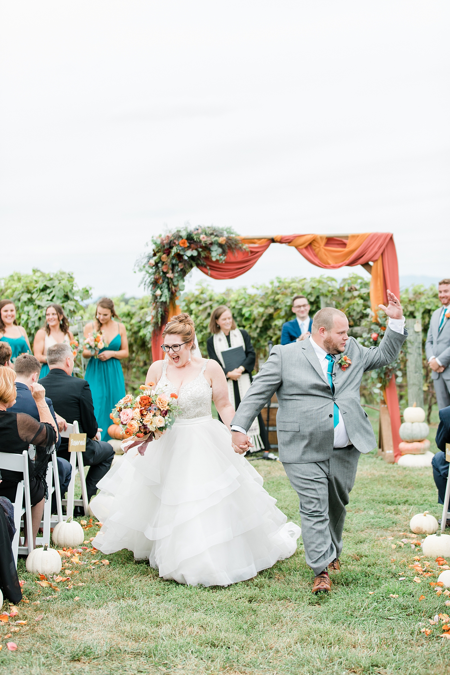 Bluestone_Vineyard_Fall_Wedding_Virginia_DC_Photographer_Angelika_Johns_Photography-4338.jpg